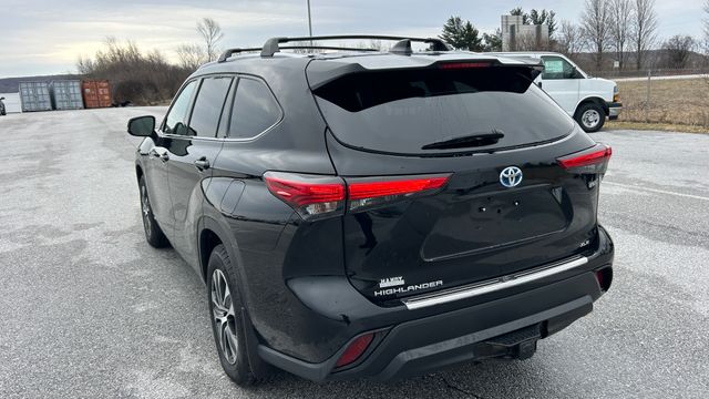Used 2021 Toyota Highlander Hybrid SUV
