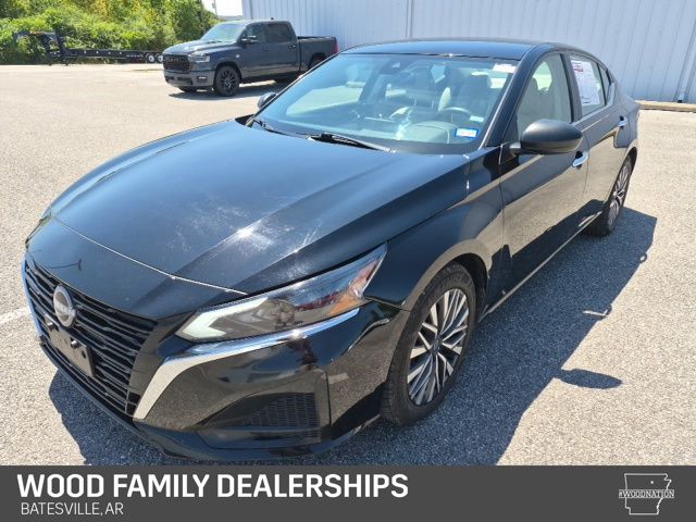 Super Black Clearcoat 2025 Nissan Altima Sedan Front-Wheel Drive Continuously Variable Transmission