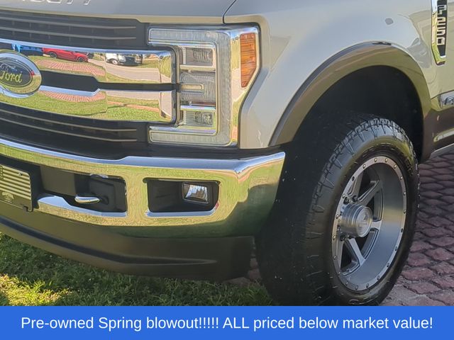 Used 2017 White Gold Metallic Ford King Ranch image 17