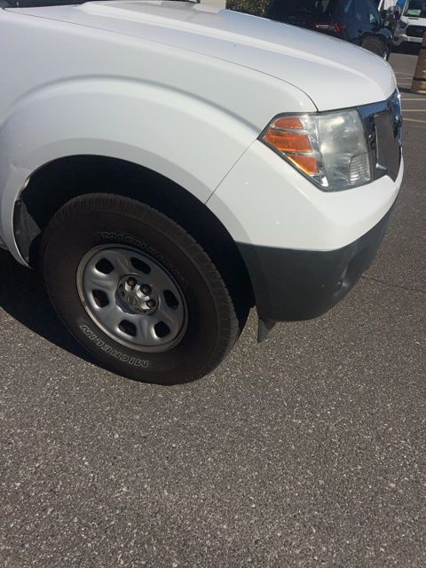 2012 Nissan Frontier S 3