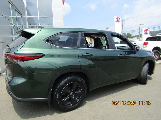 used 2023 Toyota Highlander car, priced at $32,999