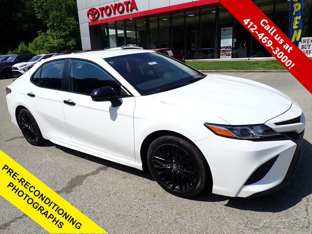Super White 2020 Toyota Camry Sedan Front-Wheel Drive 8-Speed Automatic