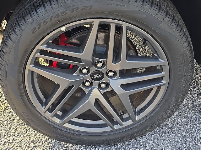 2025 Ford Explorer ST-Line:B02322