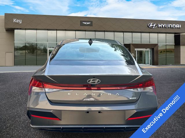2025 Hyundai Elantra Hybrid