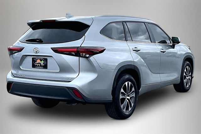 Used 2024 Toyota Highlander XLE 4D Sport Utility