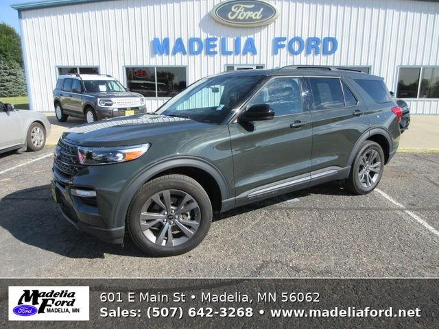  2024 Ford Explorer XLT AWD   