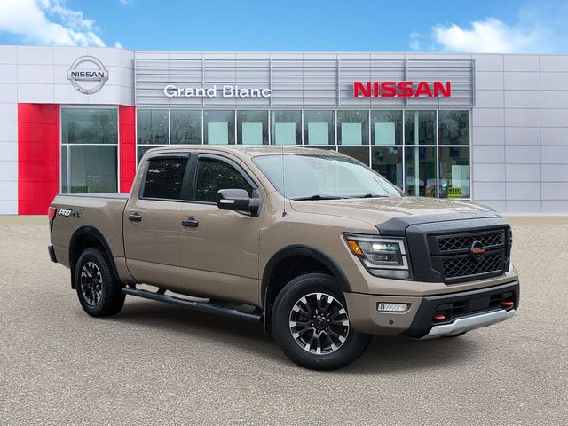 2021 Nissan Titan PRO-4X Crew Cab 4WD