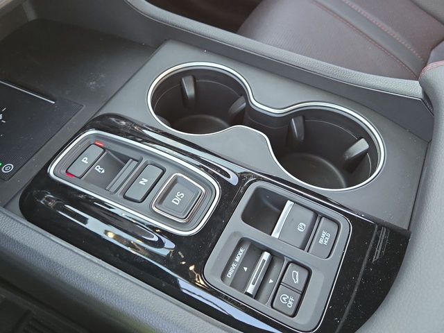 Used 2025 Honda Pilot SUV