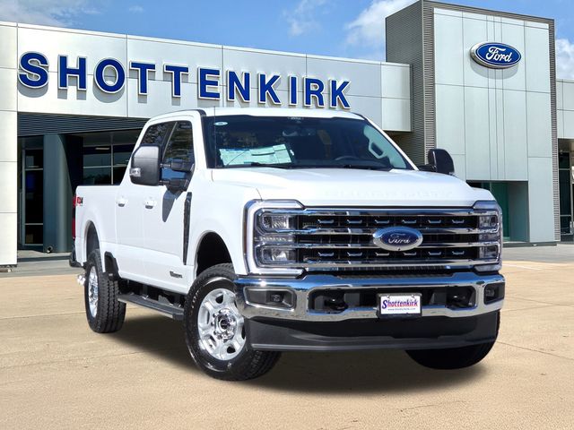 Oxford White 2026 Ford F-250 Super Duty Pickup Truck Four-Wheel Drive Automatic