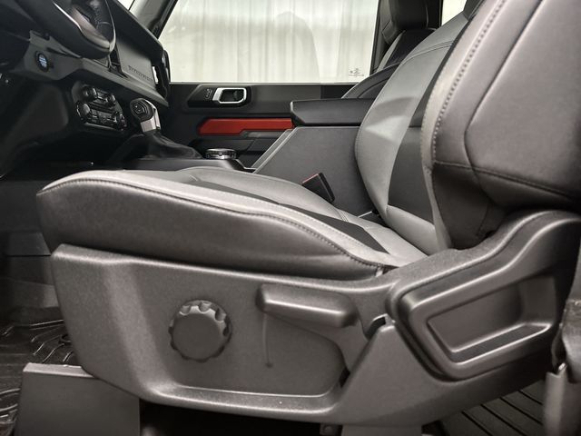 Used 2023 Red Ford Big Bend image 17