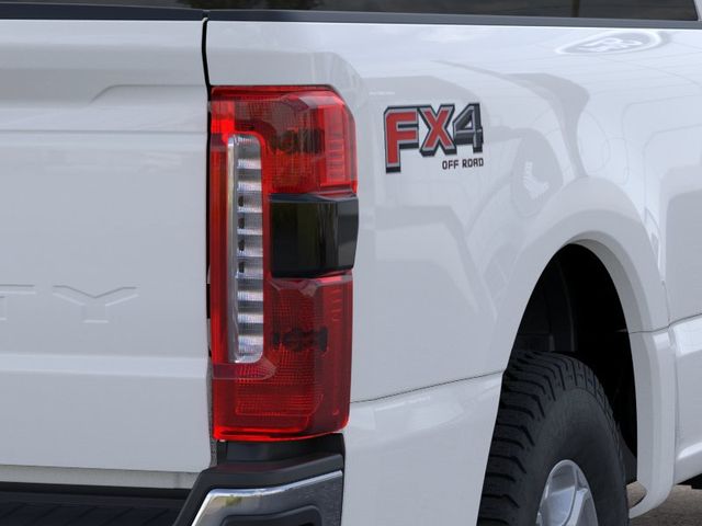 New 2026 Oxford White Ford XLT image 21