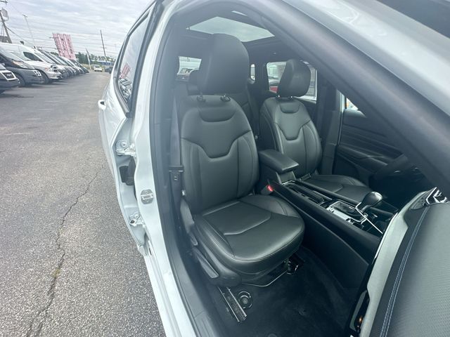Certified Used 2025 White Jeep Limited image 27