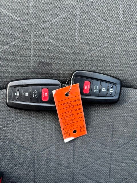 Used 2022  Toyota XLE image 15