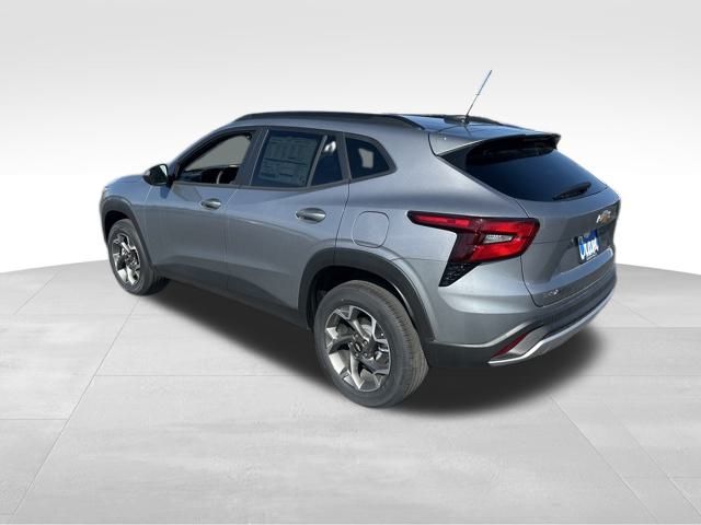 2025 Chevrolet Trax LT photo