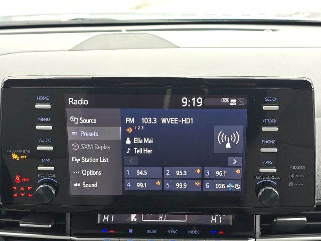 2024 Toyota Sienna LE:B02043