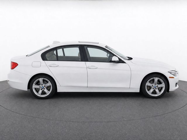 Used 2014 White BMW 320i xDrive image 4