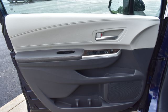Used 2024 Toyota Sienna Van