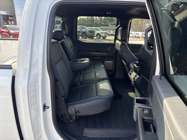 New 2025 White Ford Lariat image 27