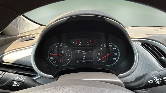 Used 2025 White Chevrolet LT image 15