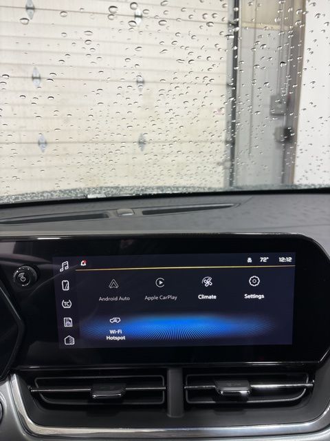2025 Chevrolet Trax LT photo