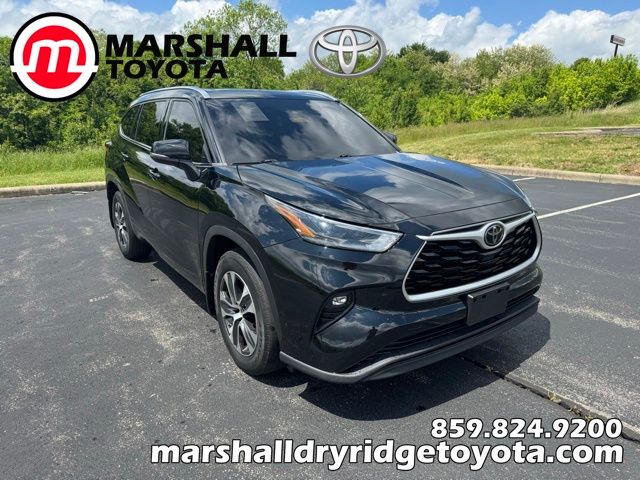Midnight Black Metallic 2021 Toyota Highlander SUV / Crossover All-Wheel Drive 8-Speed Automatic
