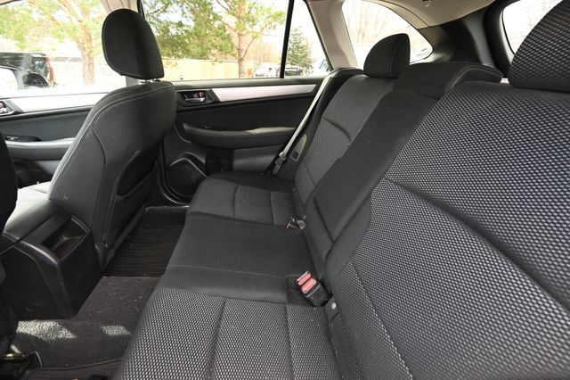 Used 2016 Gray Subaru 2.5i Premium image 9