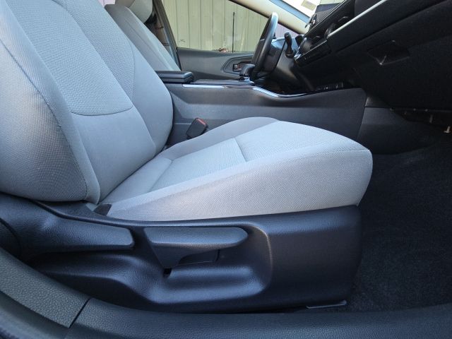 2024 Toyota Prius Limited:B01905