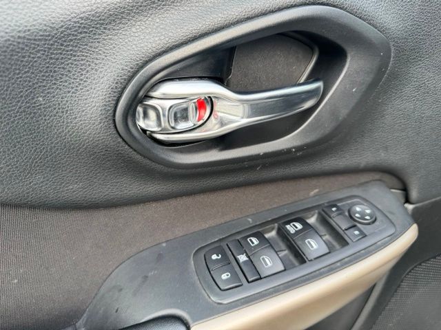 Used 2017 Silver Jeep Sport image 21