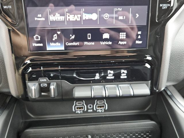 2026 Ram 1500 Laramie Crew Cab 4x4 5'7" Box