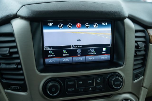 2016 GMC Yukon Denali 38