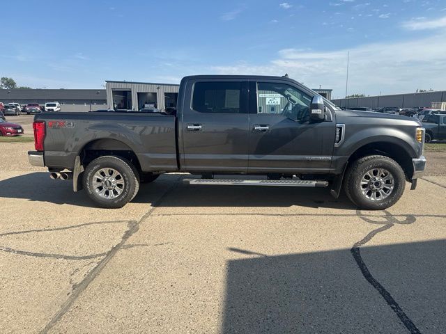 2019 Magnetic Ford Super Duty F-250 SRW XLT 4X4 Truck