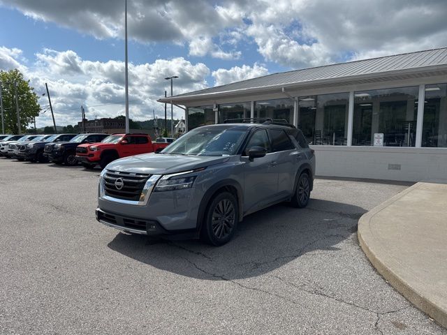 2023 Nissan Pathfinder SL images