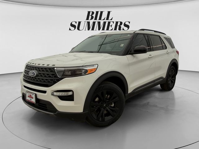 White Metallic 2022 Ford Explorer XLT AWD SUV / Crossover All-Wheel Drive Automatic