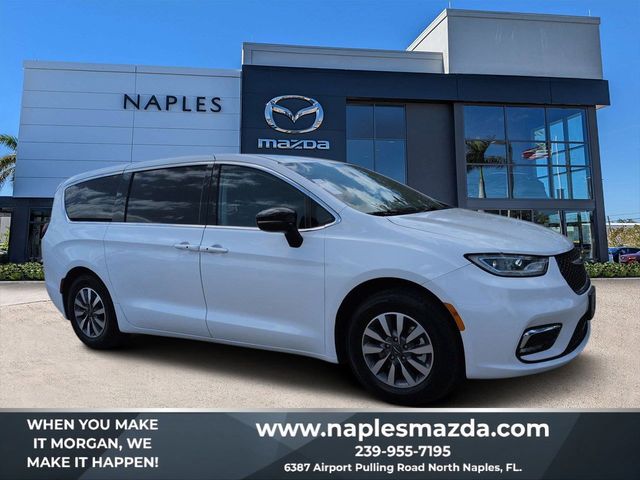 2024 Chrysler Pacifica Hybrid Select