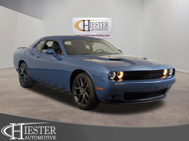 2022 Dodge Challenger SXT RWD