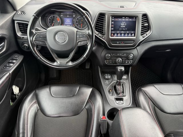 2020 Jeep Cherokee Trailhawk Silver at Victoria Chrysler Dodge Jeep Ram
