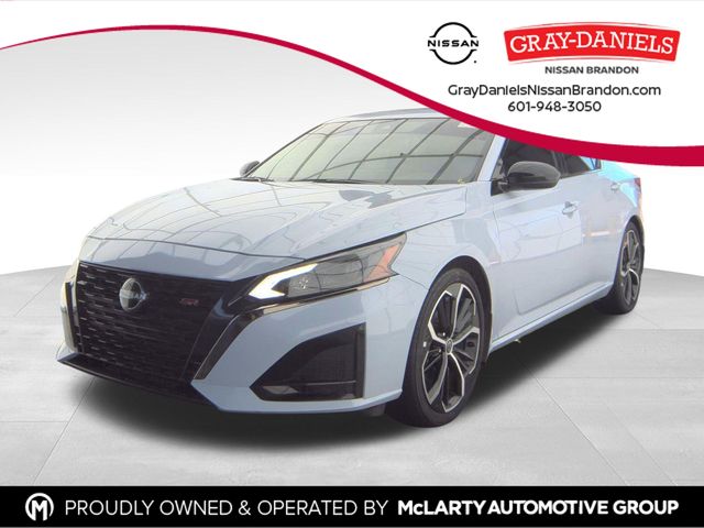 2024 Nissan Altima SR's photo