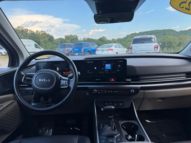 Used 2025  Kia LXS image 16