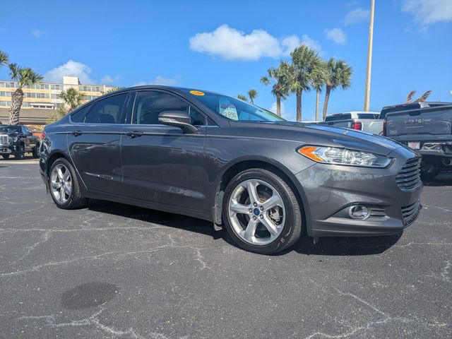 Gray (Magnetic) 2016 Ford Fusion SE Sedan Front-Wheel Drive 6-Speed Automatic