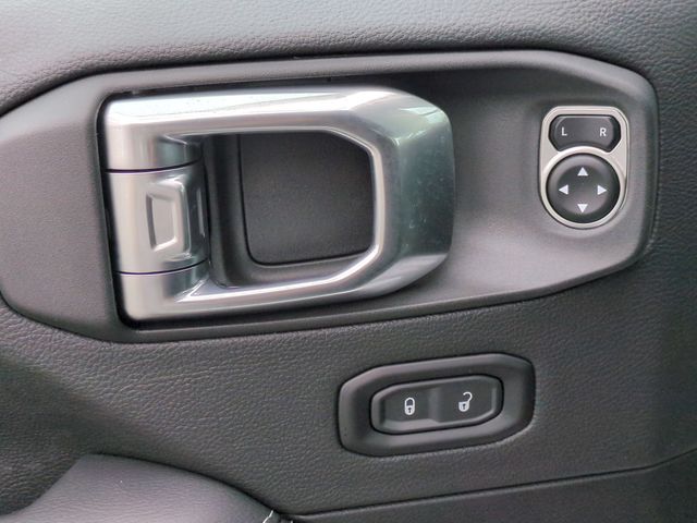 Used 2023 White Jeep Overland image 13