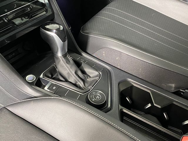 2022 Volkswagen Tiguan 2.0T SE photo