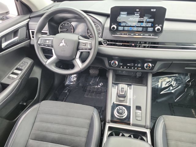 2024 Mitsubishi Outlander SE - Photo 14