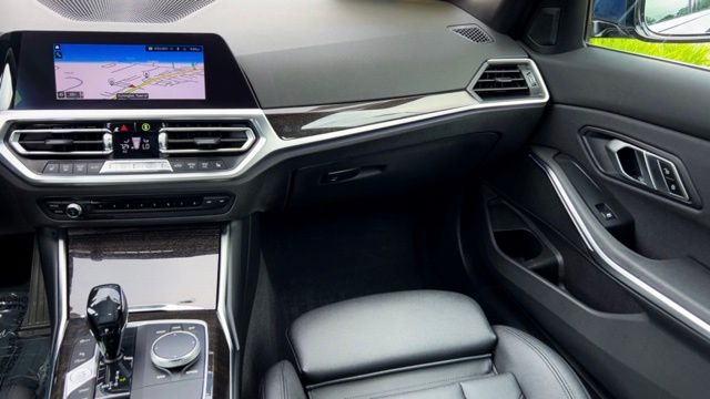 2021 BMW 3 Series 330i xDrive 26