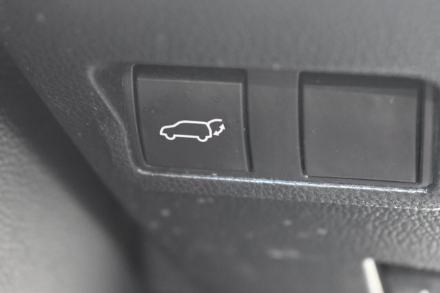 2022 Toyota Corolla Cross XLE - Photo 25