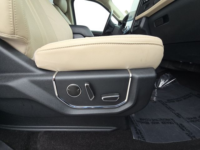 2023 Ford Expedition Platinum:168660A
