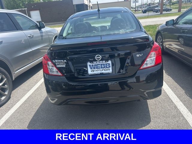 2017 Nissan Versa 1.6 SV photo