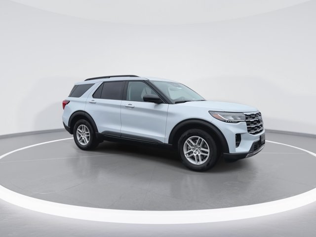 New 2026 Space White Metallic Ford Active image 9