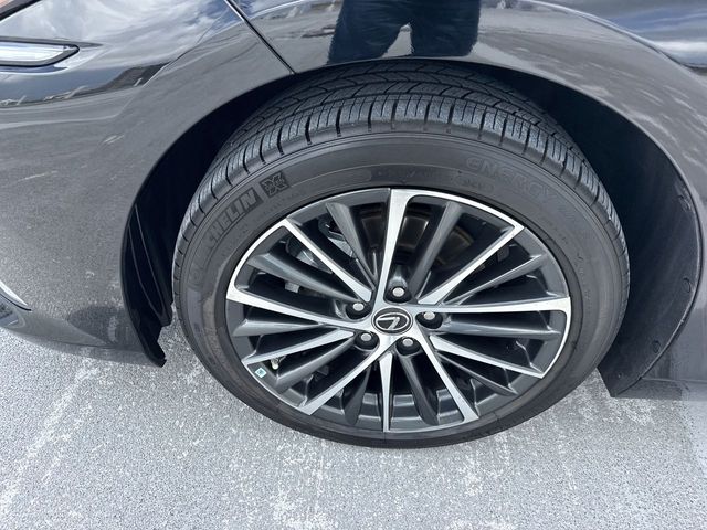 Used 2024 Lexus ES Sedan
