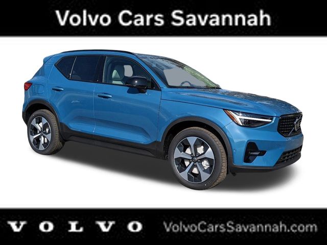 Blue Metallic 2025 Volvo XC40 B5 Plus Dark Theme AWD SUV / Crossover All-Wheel Drive Automatic