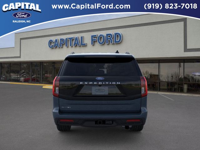 2025 Ford Expedition photo 3